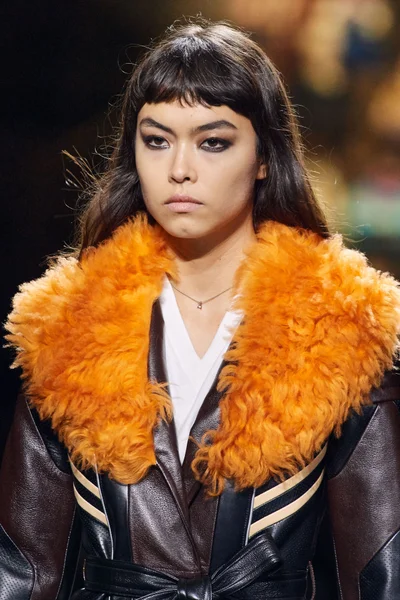 Look 74